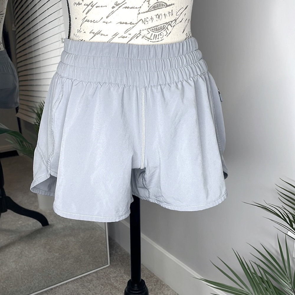 Lululemon Rhino Grey Tracker LR Short 4”